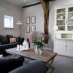 Attractive In Apartmán
